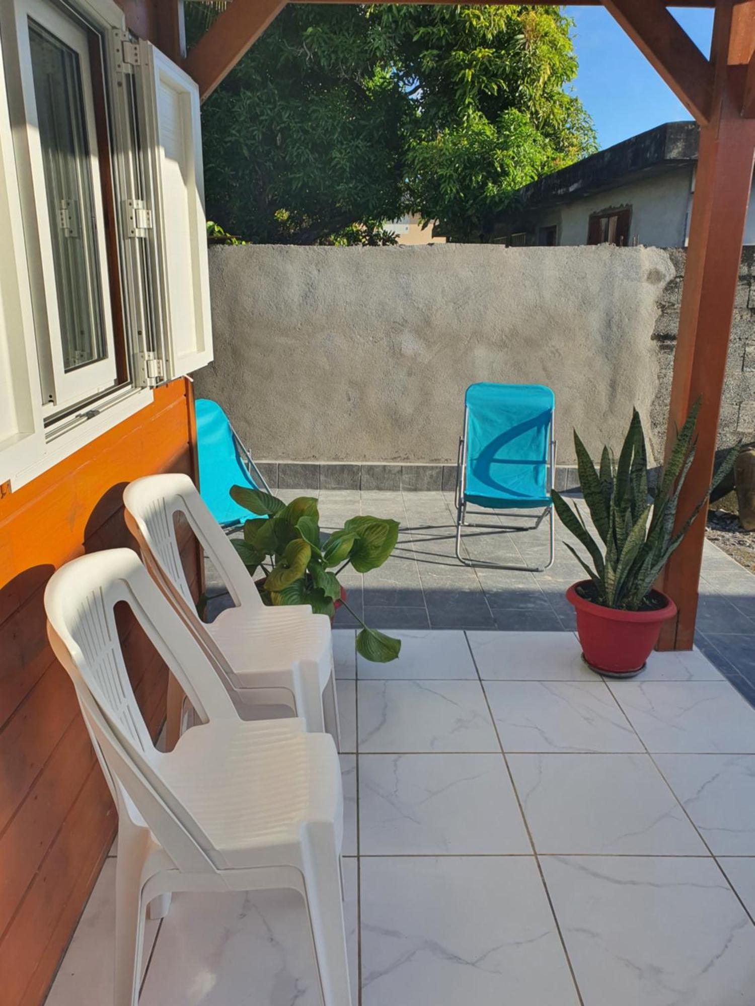 Bungalow Vacances Sainte-Rose Exterior foto